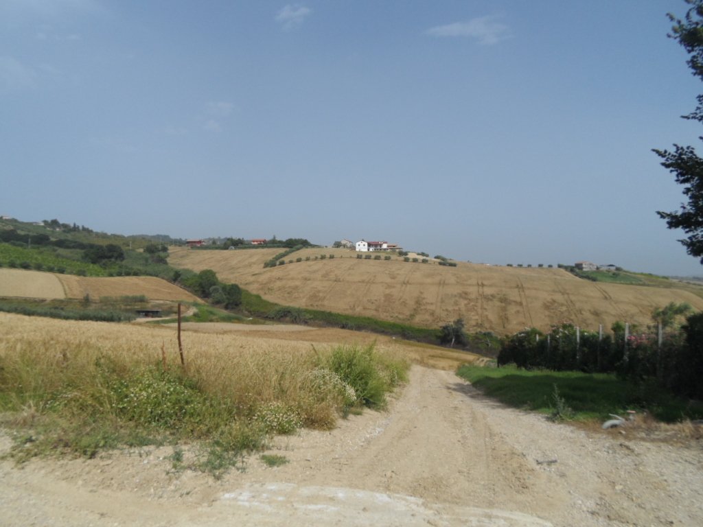 Land in Colonnella, Abruzzo, Italy 1 - 16679377