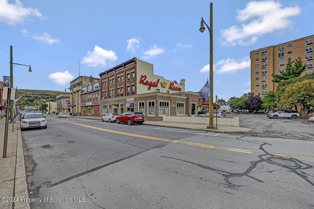 Olyphant, Pennsylvania, United States 5 - 16680062