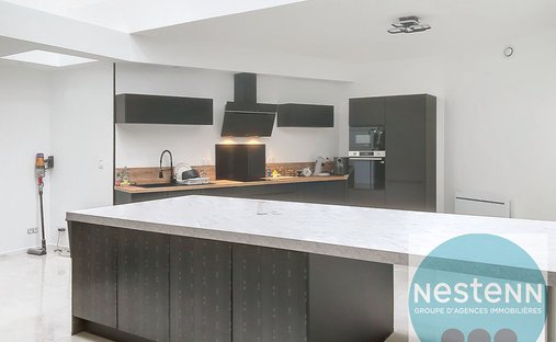 Spacious Property With Separate Guest Lodgings In Wooded Park Of 19 Acres, 15 Km From Blois.