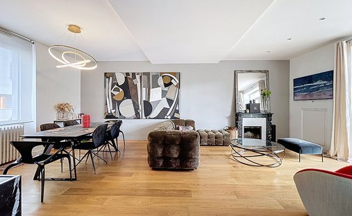 Castle for Sale in Écouflant, Pays de la Loire, France