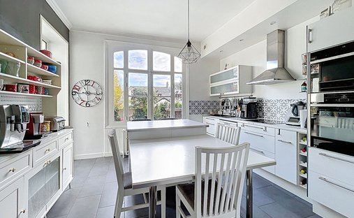 Castle for Sale in Écouflant, Pays de la Loire, France