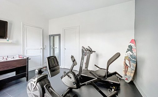 Castle for Sale in Écouflant, Pays de la Loire, France