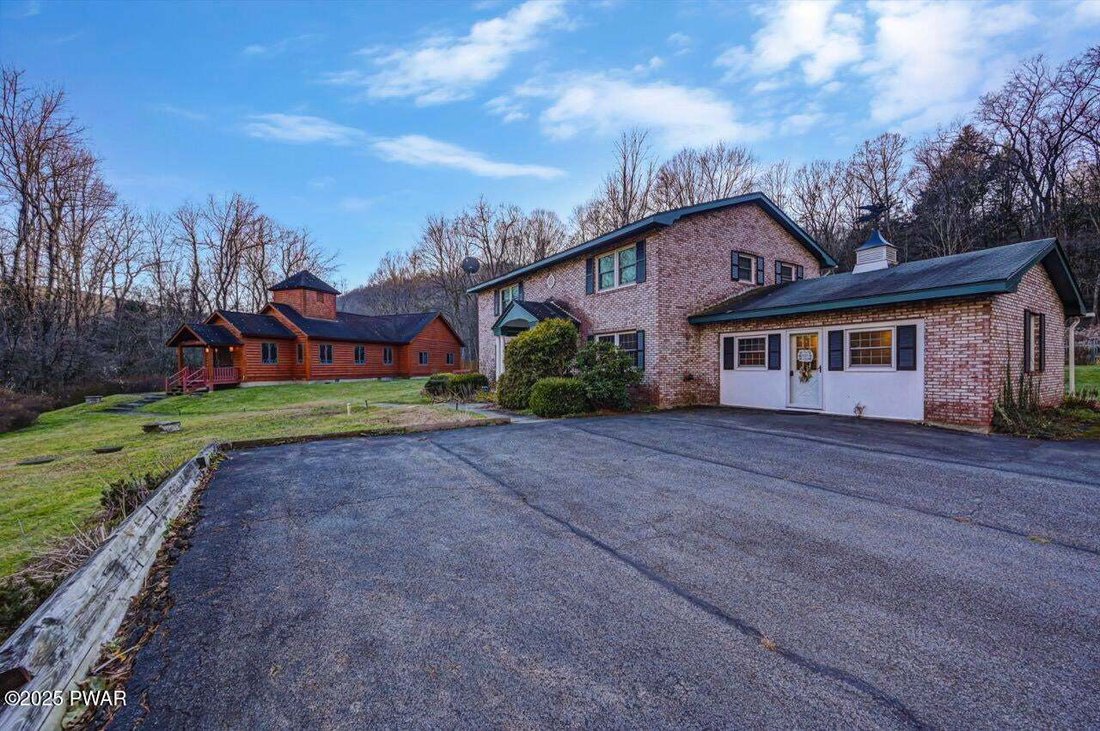 House in Starlight, Pennsylvania, United States 1 - 16677628