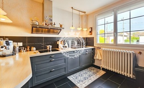 Castle for Sale in Meaux, Île-de-France, France