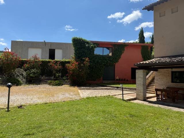 Farm Ranch in Carassai, Marche, Italy 3 - 16679514