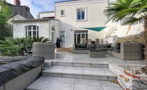 Castle for Sale in Écouflant, Pays de la Loire, France