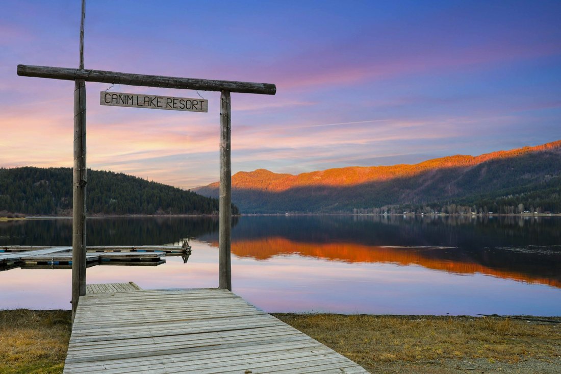 House in Canim Lake, British Columbia, Canada 1 - 16679273
