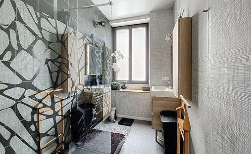 Castle for Sale in Écouflant, Pays de la Loire, France