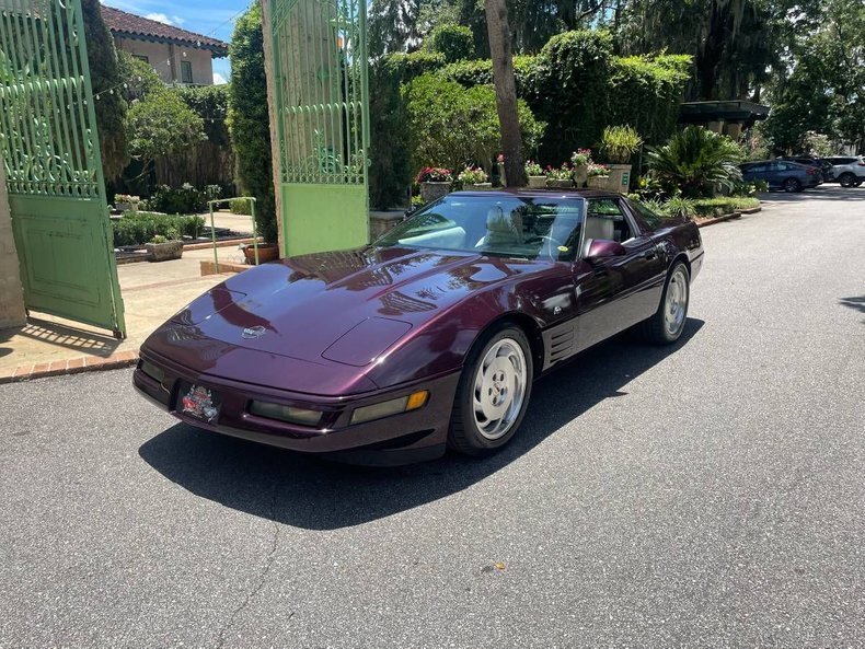 Coupe in Glendale, United States 1 - 16676519