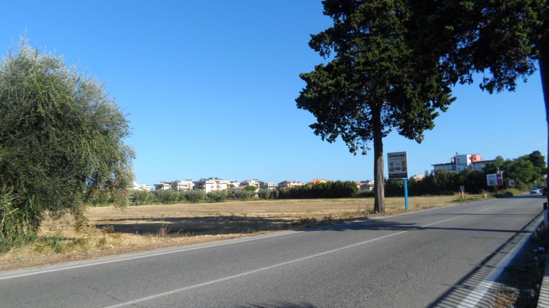 Land in Alba Adriatica, Abruzzo, Italy 4 - 16679427