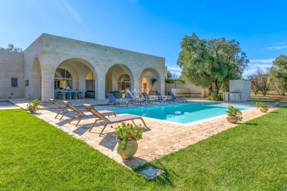 Villa à Carovigno, Pouilles, Italie 1 - 16674294