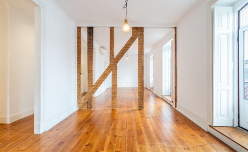House in Misericordia, Lisbon, Portugal 1