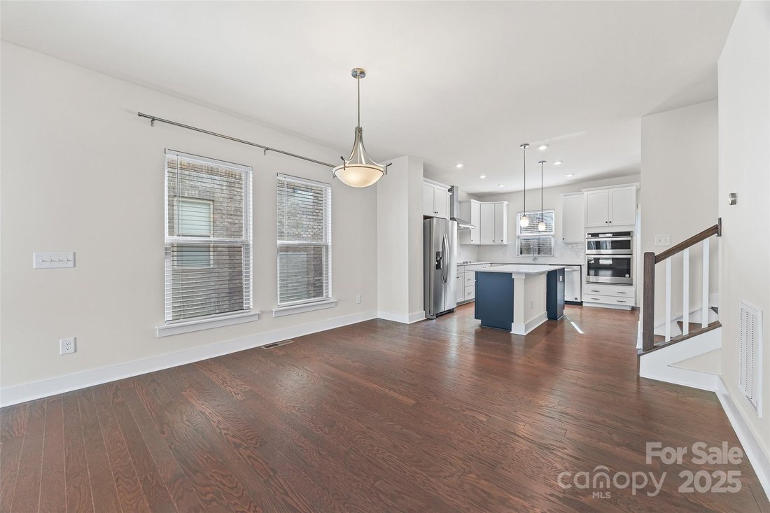 Charlotte, North Carolina, United States 5 - 16679549
