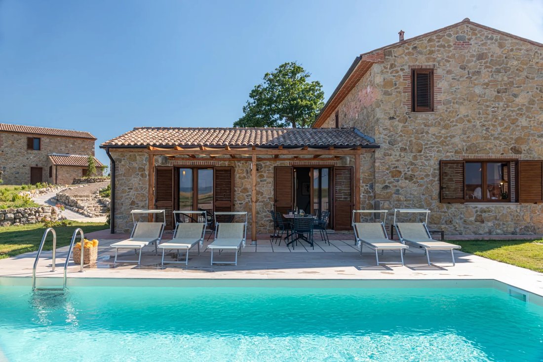 Villa in Montecatini Val di Cecina, Tuscany, Italy 1 - 16673012