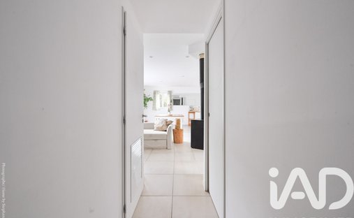 Castle for Sale in Plan-d'Aups-Sainte-Baume, Provence-Alpes-Côte d'Azur, France