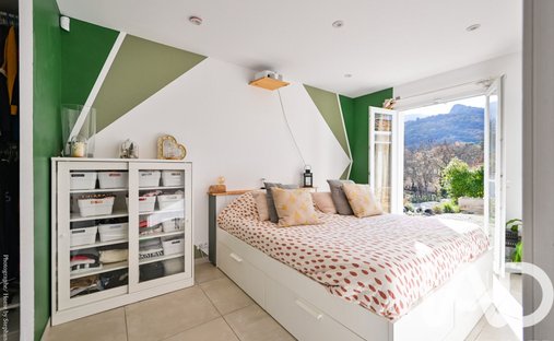 Castle for Sale in Plan-d'Aups-Sainte-Baume, Provence-Alpes-Côte d'Azur, France