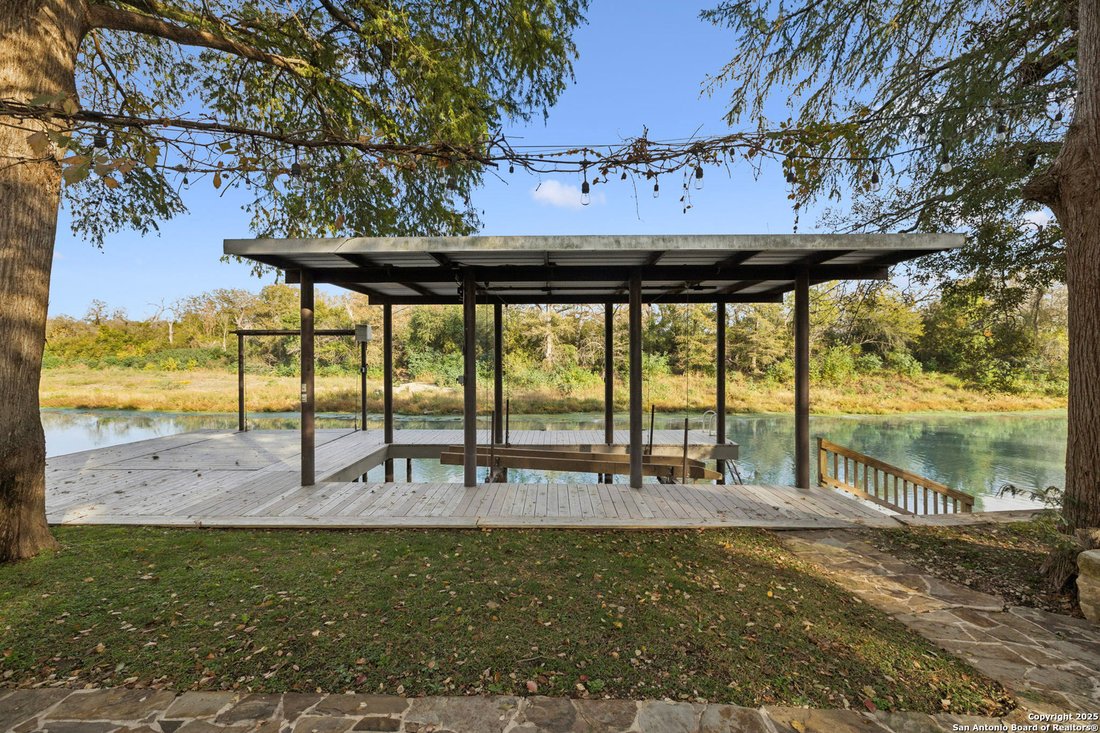 House in Seguin, Texas, United States 4 - 16675410