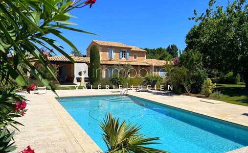 House in Saint-Rémy-de-Provence, Provence-Alpes-Côte d'Azur, France 1