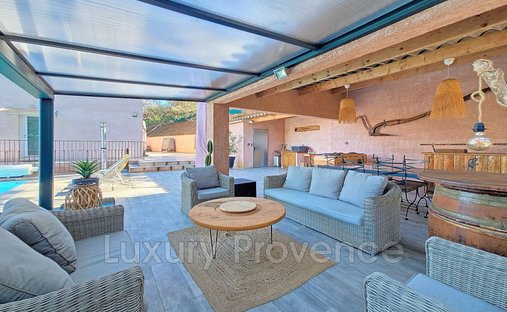 Villa in Mimet, Provence-Alpes-Côte d'Azur, France 1