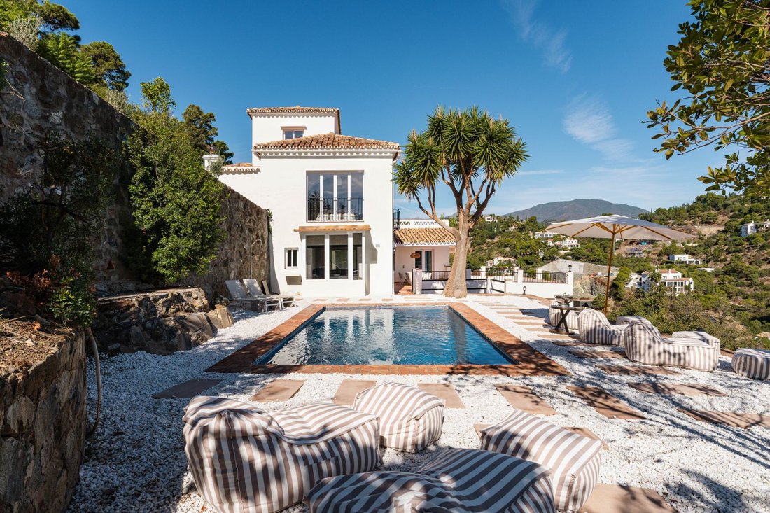 Villa in El Madroñal, Benahavis, Spain 1 - 16676380