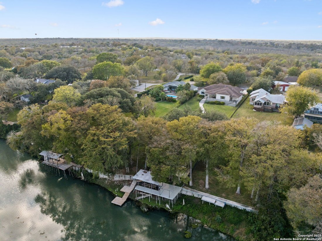 House in Seguin, Texas, United States 1 - 16675410