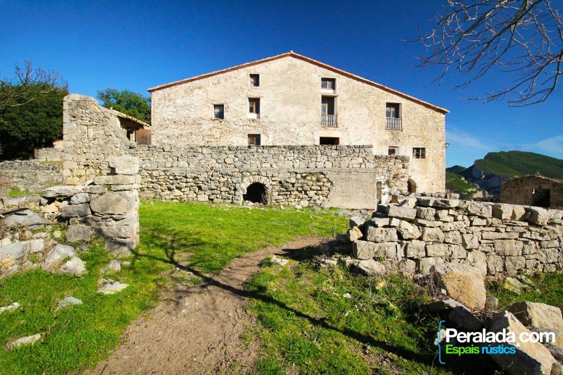 Maison à Montagut i Oix, Catalogne, Espagne 1 - 16673566