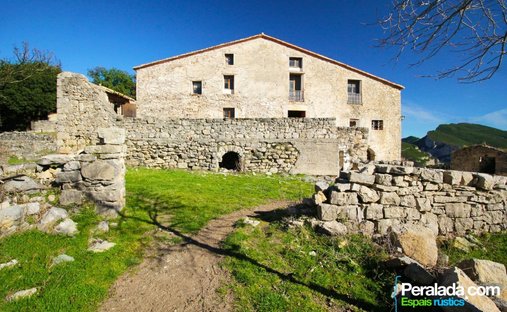 Casa en Montagut y Oix, Cataluña, España 1
