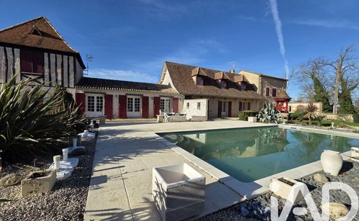 House in Saint-Pierre-d'Eyraud, Nouvelle-Aquitaine, France 1