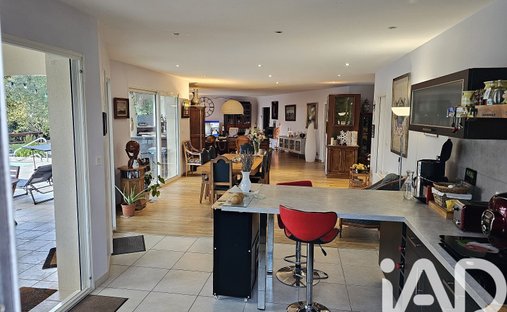 Castle for Sale in Marmande, Nouvelle-Aquitaine, France