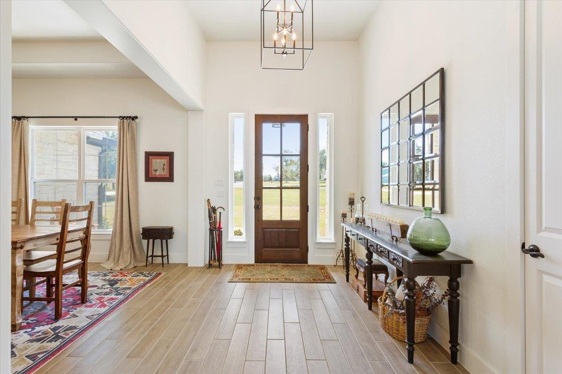 House in Salado, Texas, United States 5 - 16681550