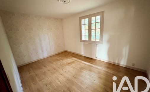 17th Century Castle And Its Outbuildings On Approximately 10 Hectares