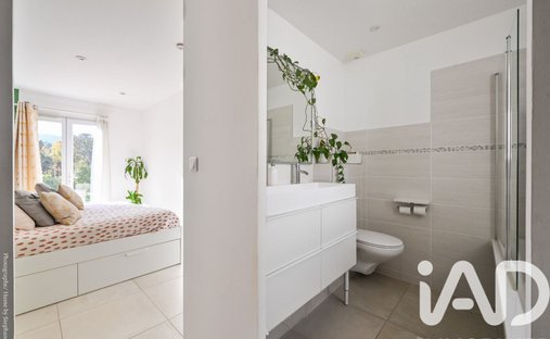 Castle for Sale in Plan-d'Aups-Sainte-Baume, Provence-Alpes-Côte d'Azur, France