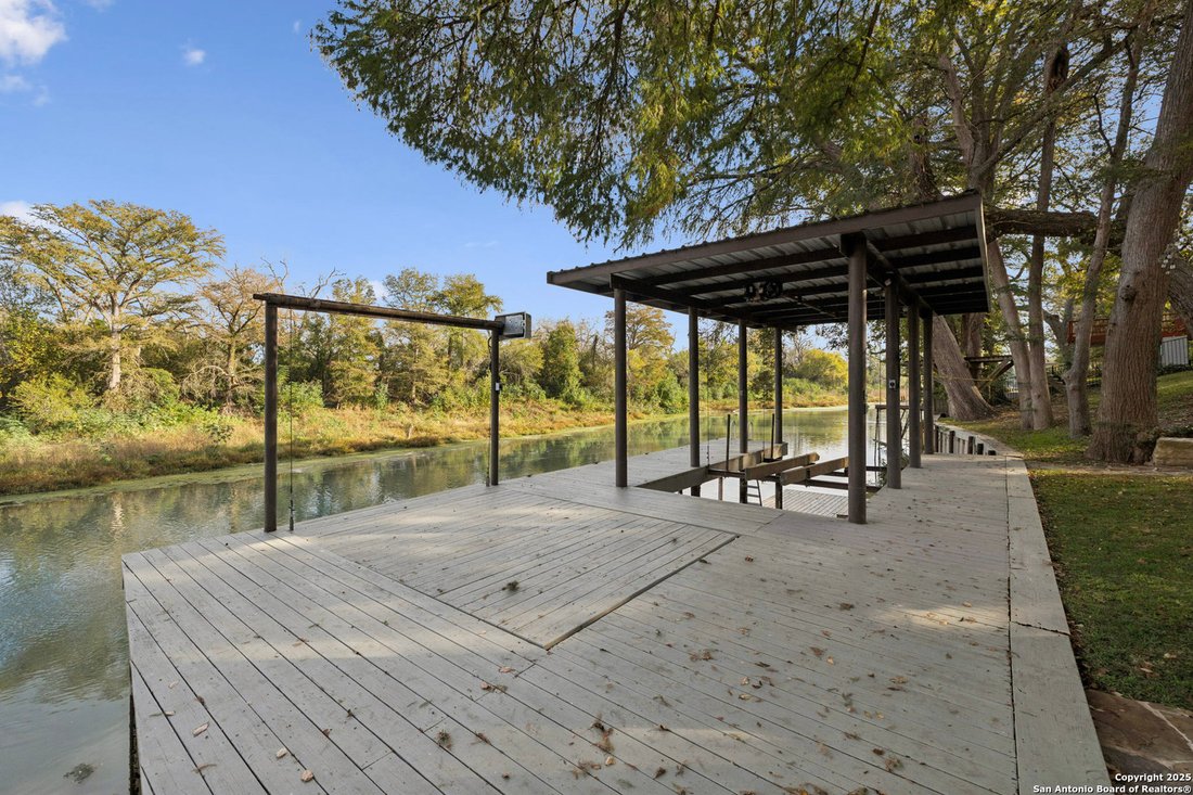 House in Seguin, Texas, United States 3 - 16675410