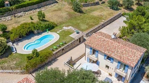 Villa in Le Bar-sur-Loup, Provence-Alpes-Côte d'Azur, France 1 - 16674715