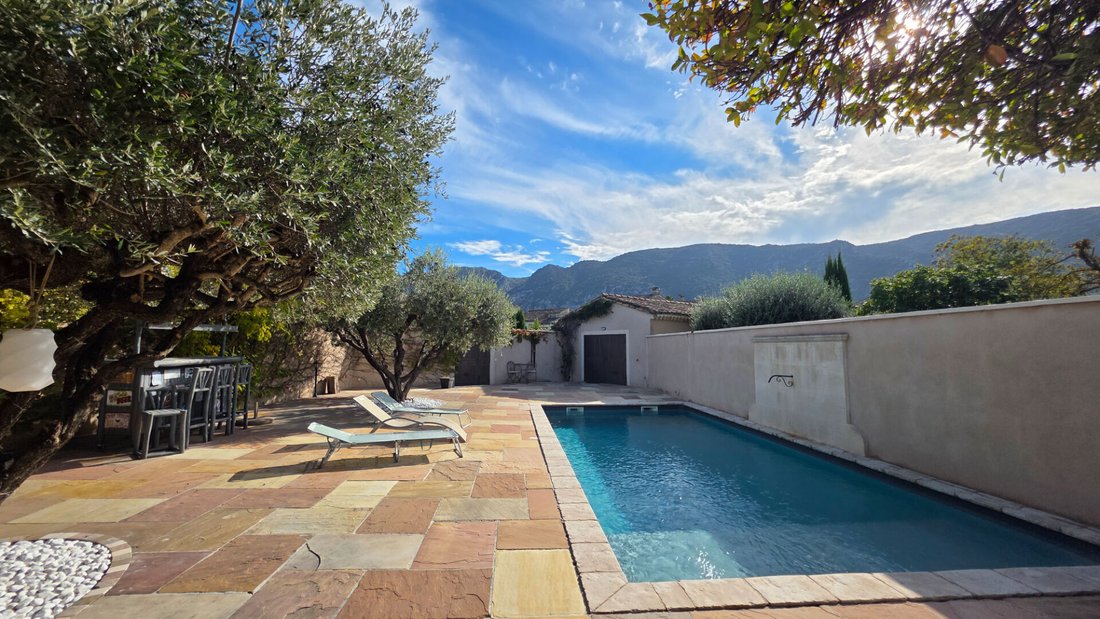 House in Maubec, Provence-Alpes-Côte d'Azur, France 2 - 16679032