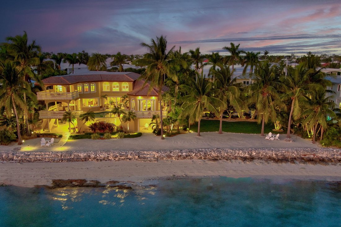 House in Key Colony Beach, Florida, United States 1 - 16676125
