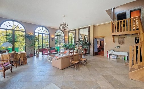 Castle for Sale in Bourg-en-Bresse, Auvergne-Rhône-Alpes, France