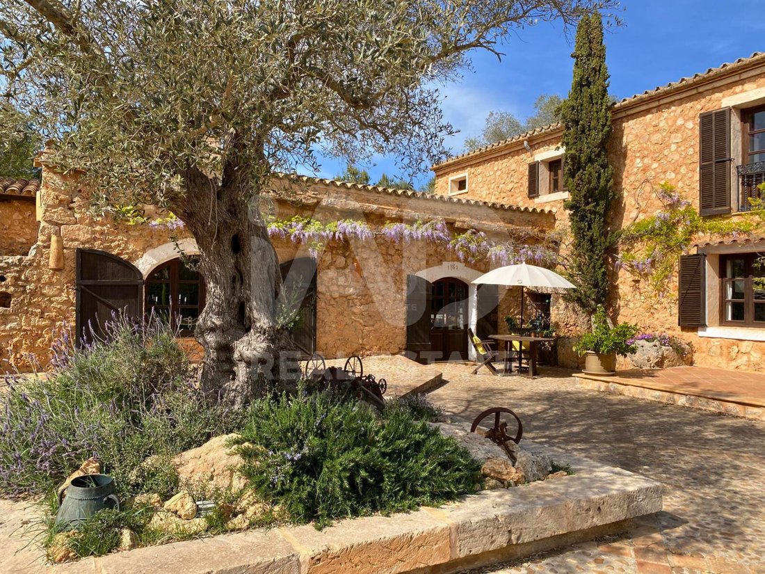 Chalet in Sencelles, Balearic Islands, Spain 1 - 16232504