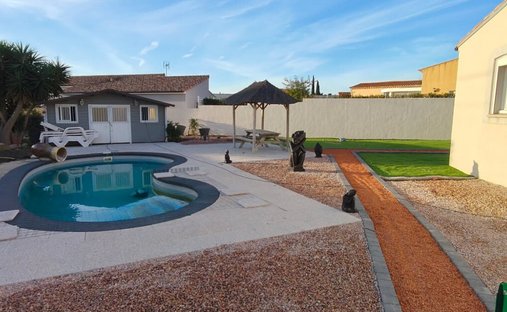 Casa a Periferia, Marseillan, Francia 1