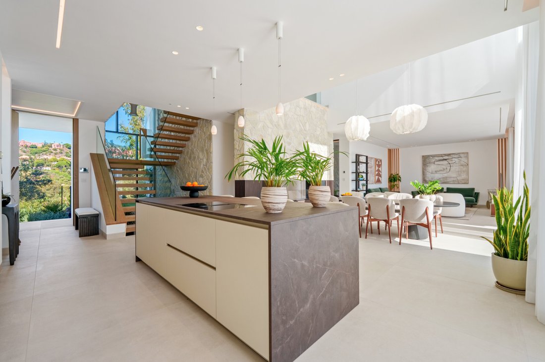Villa in La Quinta, Benahavis, Andalusia 2 - 16676328