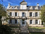 Near Villeneuve Sur Lot Magnificent Riverside Chateau With 6 Bedrooms And 8 Hectares Of Land - 2