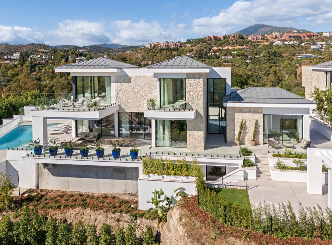 Villa in La Quinta, Benahavis, Andalusia 1 - 16676334