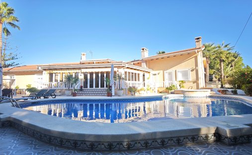Chalet in Cabo Roig, Orihuela, Valencian Community 1