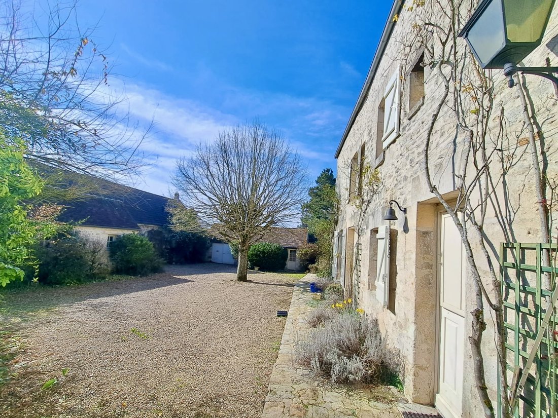 House in Senlis, Hauts-de-France, France 1 - 16672864