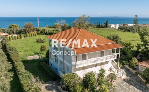 House in Kupselis, Arkadii, Greece 1