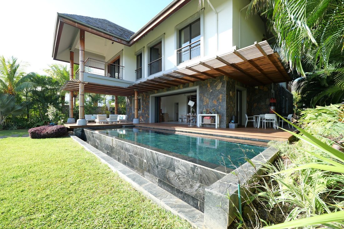 Villa in Black River, Rivière Noire District, Mauritius 1 - 16661454