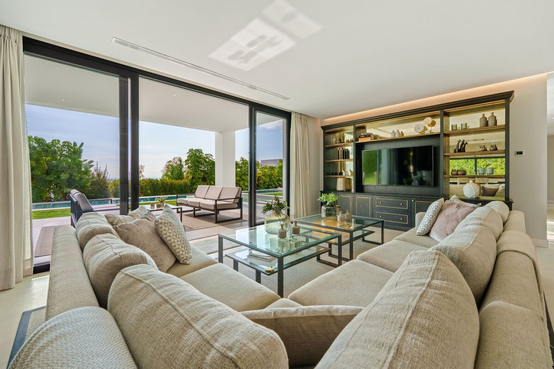 Villa in Benahavis, Andalusia, Spain 2 - 16673513
