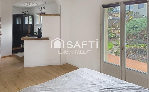 Castle for Sale in Villenave-d'Ornon, Nouvelle-Aquitaine, France