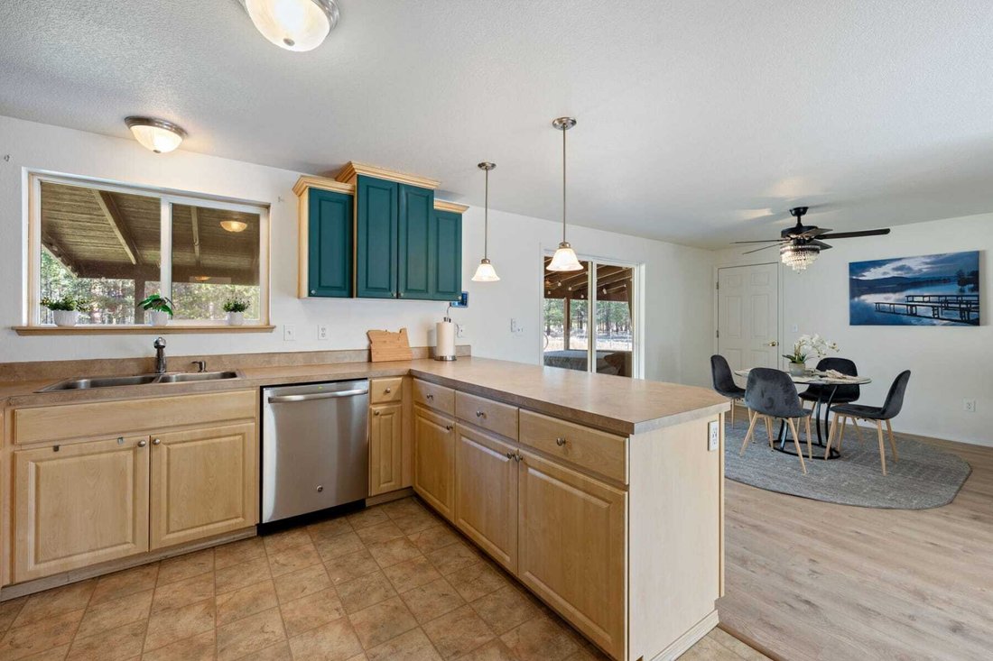 House in La Pine, Oregon, United States 3 - 16673536