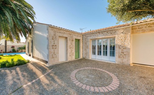 House in Saint-Pierre-d'Oléron, Nouvelle-Aquitaine, France 1